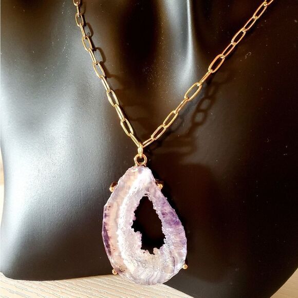 AGATE Druzy Goldtone Necklace - Picture 3 of 4